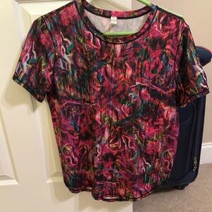 Lululemon women’s shirt